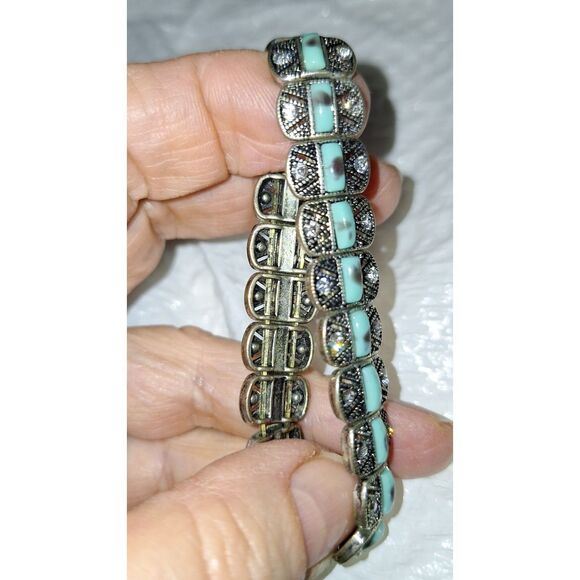 A Women's Stretch Bracelet Silver Tone Filigree Panel Faux Turquoise Rhinestone - Picture 7 of 8